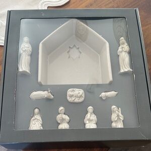 Threshold Nativity set ceramic 10 piece set